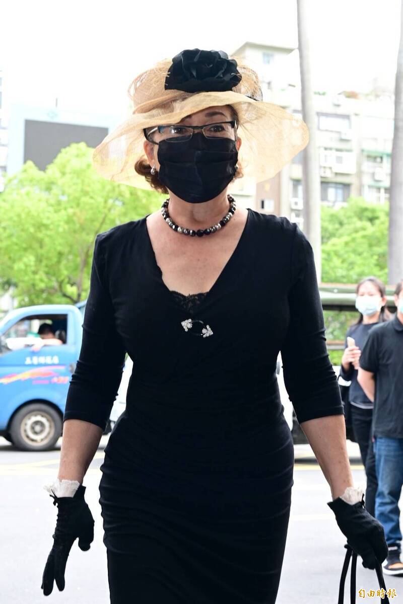 從小就看她的戲！陳鴻「被資深玉女邀約」自爆往事：她曾救我一命　淡出影壇29年「堅持一件事」盡顯巨星風範