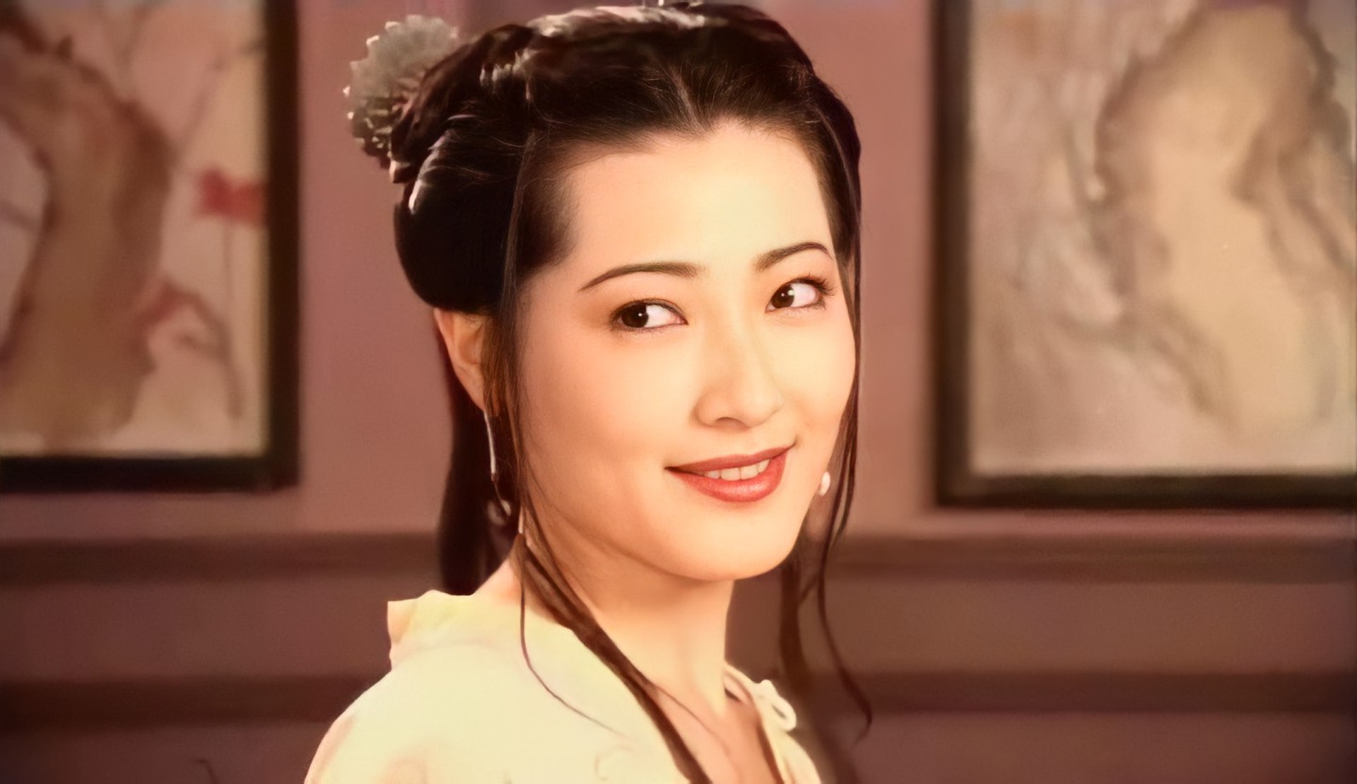  被譽最美潘金蓮！47歲女星當紅息影「患癌引退17年」　低調返台近況曝「竟然一點也沒變」