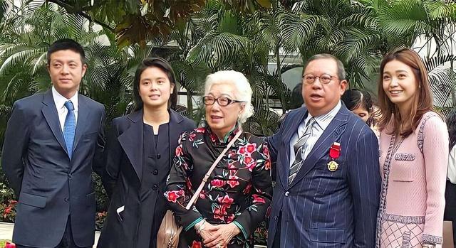謝玲玲前夫「交往小24歲新歡」！堅持15年仍嫁不進豪門　「準婆婆只認前兒媳」至今苦無名分