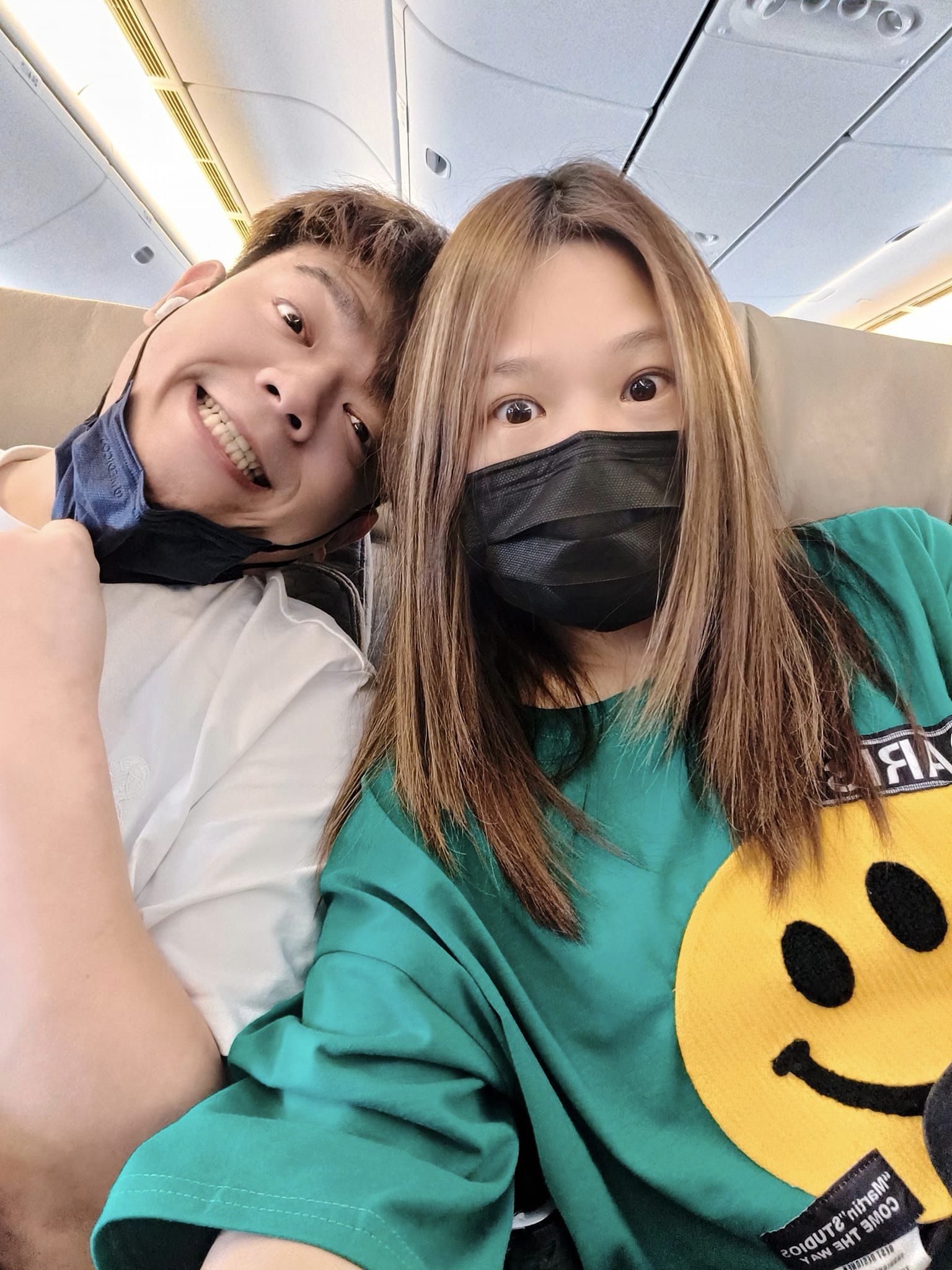 才宣布結婚！39歲女星「無預警報喜」：寶寶提前報到了　甜曬「一家三口全家福」喜迎第一個母親節