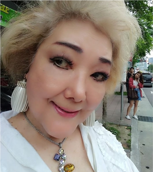 退出演藝圈！資深女星驚傳心臟出問題「鬼門關前走一遭」　「緊急吞藥續命」1動作差點猝死