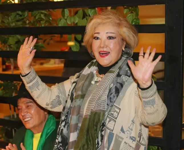 退出演藝圈！資深女星驚傳心臟出問題「鬼門關前走一遭」　「緊急吞藥續命」1動作差點猝死
