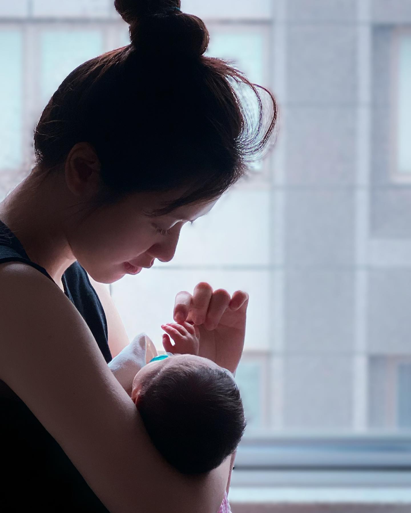 當媽兩個月！吳姍儒大吐苦水「兒子整晚不睡」體力到極限　「哄到全身痠痛」引全天下媽媽共鳴