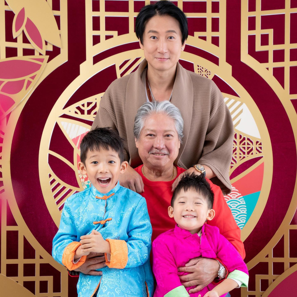 從影60年！資深男星滿頭白髮「祖孫三代同堂」畫面溫馨　「身後1亮點」影迷感慨：巨星真的老了