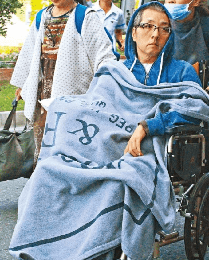 父成植物人3年！袁惟仁21歲兒「曝驚人新身分」宣布經濟獨立　還沒畢業「先賺錢養媽媽」拚當一家之主