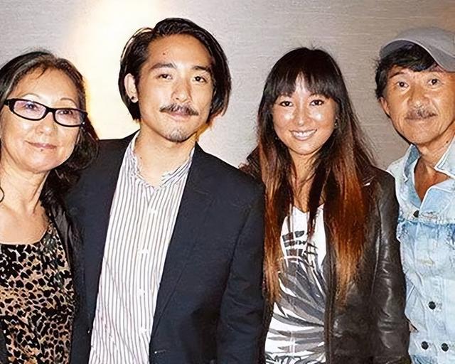 一手捧紅尪！林子祥前妻「被閨蜜小三介入」帶兩兒女赴美生活　「72歲現況被兒出賣」樂當外婆