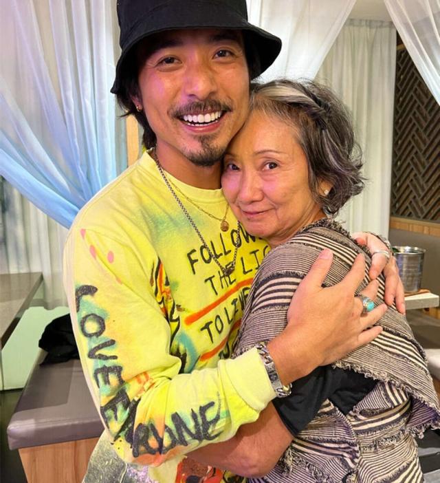 一手捧紅尪！林子祥前妻「被閨蜜小三介入」帶兩兒女赴美生活　「72歲現況被兒出賣」樂當外婆