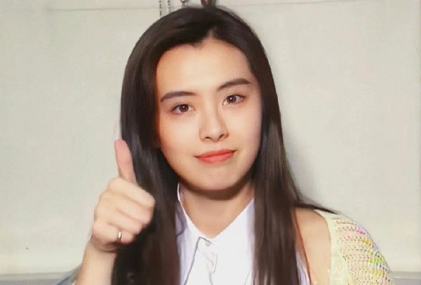 息影19年！一代女神潛心修佛多年「突復出拍片」挨酸整過頭　「56歲真面目曝光」網驚：狀態極佳