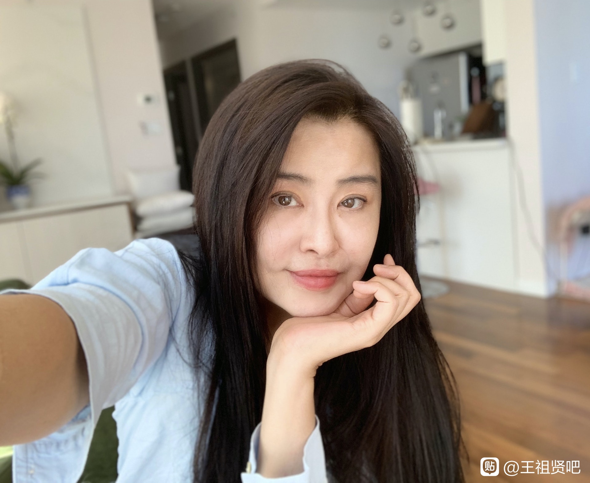 息影19年！一代女神潛心修佛多年「突復出拍片」挨酸整過頭　「56歲真面目曝光」網驚：狀態極佳