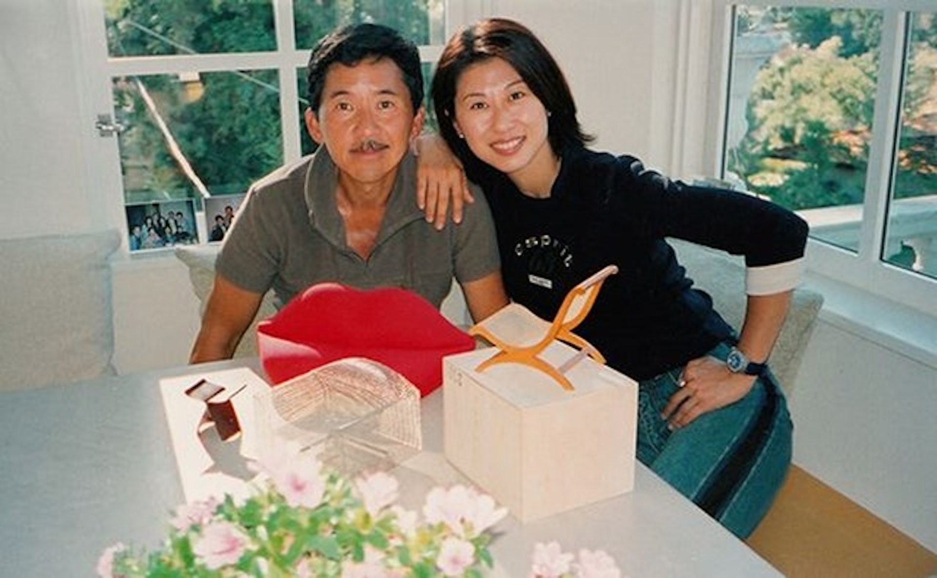 一手捧紅尪！林子祥前妻「被閨蜜小三介入」帶兩兒女赴美生活　「72歲現況被兒出賣」樂當外婆