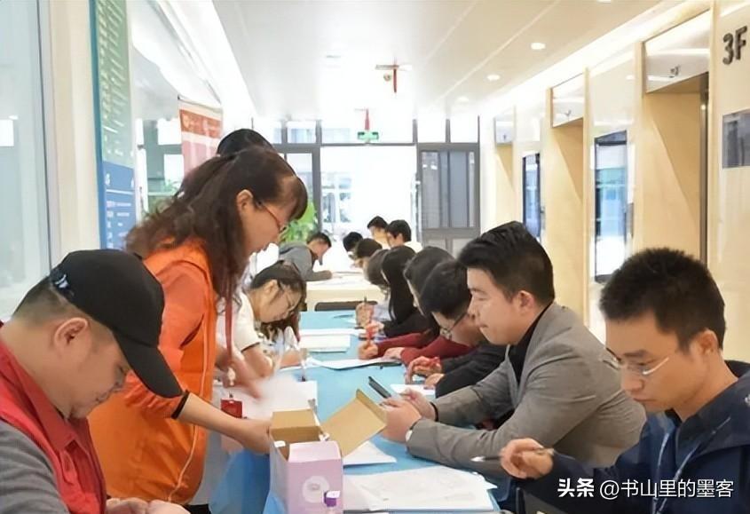不顧父母反對！女大學生執意「無償捐骨髓救人」差點喪命　患者康復後卻大罵：她真不是人