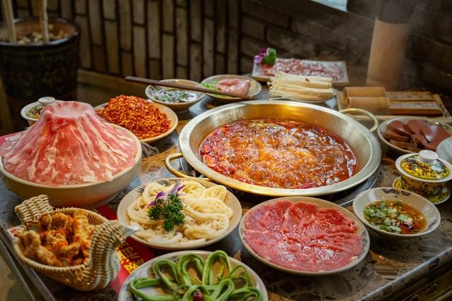 母親節媳婦邀吃火鍋！和親家一起慶祝「席間孫子童言無忌」　「飯沒吃完」婆婆拔腿就走