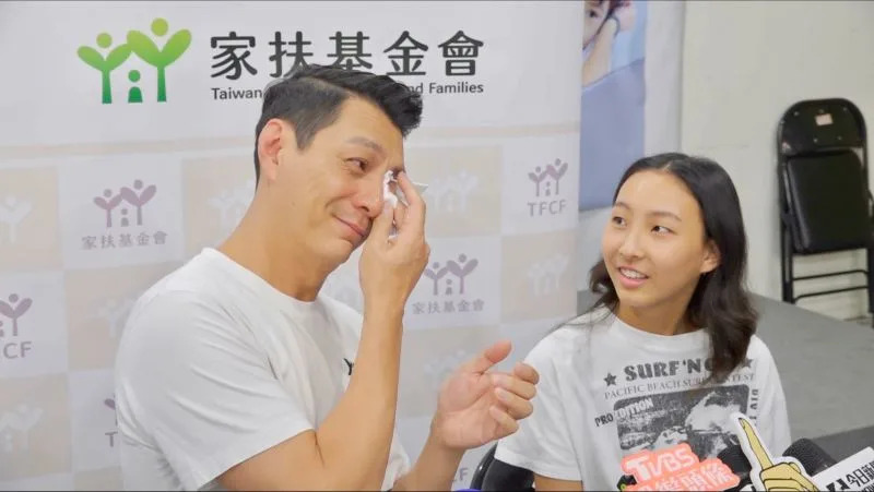 兩兒都赴美念書！聶雲哽咽「小女兒也要啟程了」講到一半哭了　「年燒500萬學費」剩他獨自待台灣