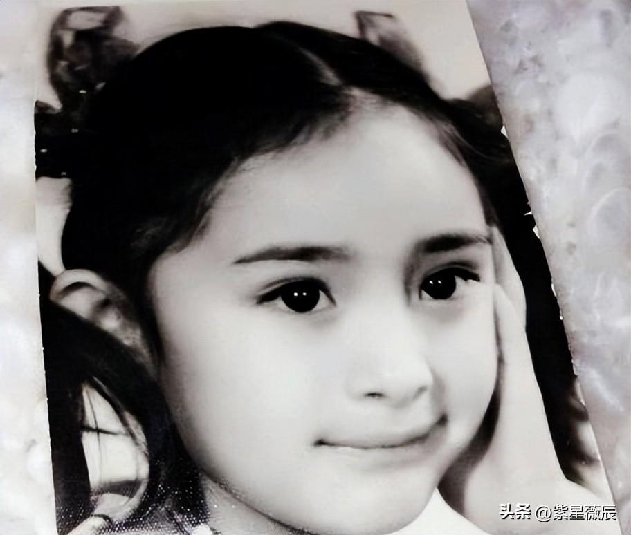 2歲出道年入百萬！因長相甜美被禁止整容　正當紅時卻退圈消失「14歲近照曝光」：女大十八變