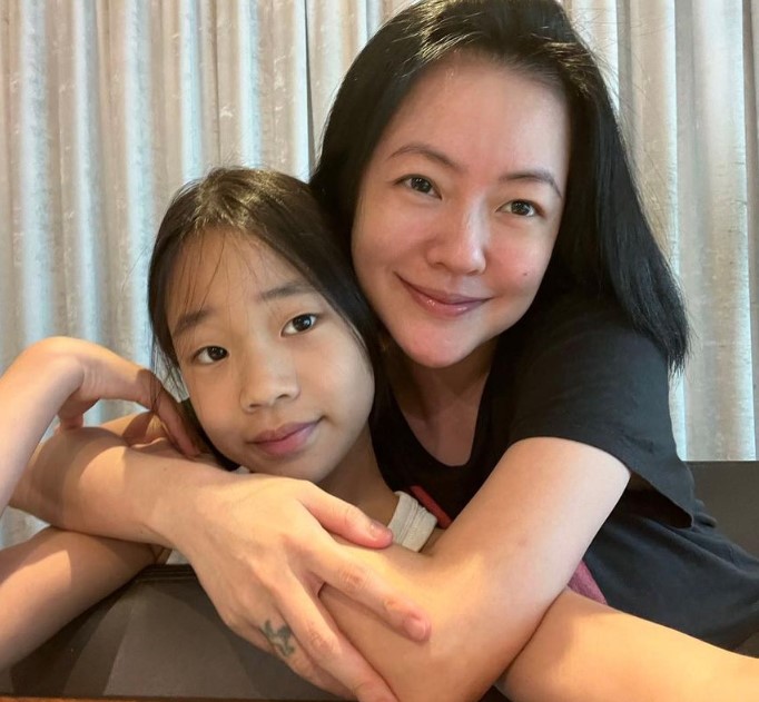 破包背15年！小S「拿布修補能再用」不刻意追求名牌　窮養3愛女「從小教育金錢觀」被讚翻
