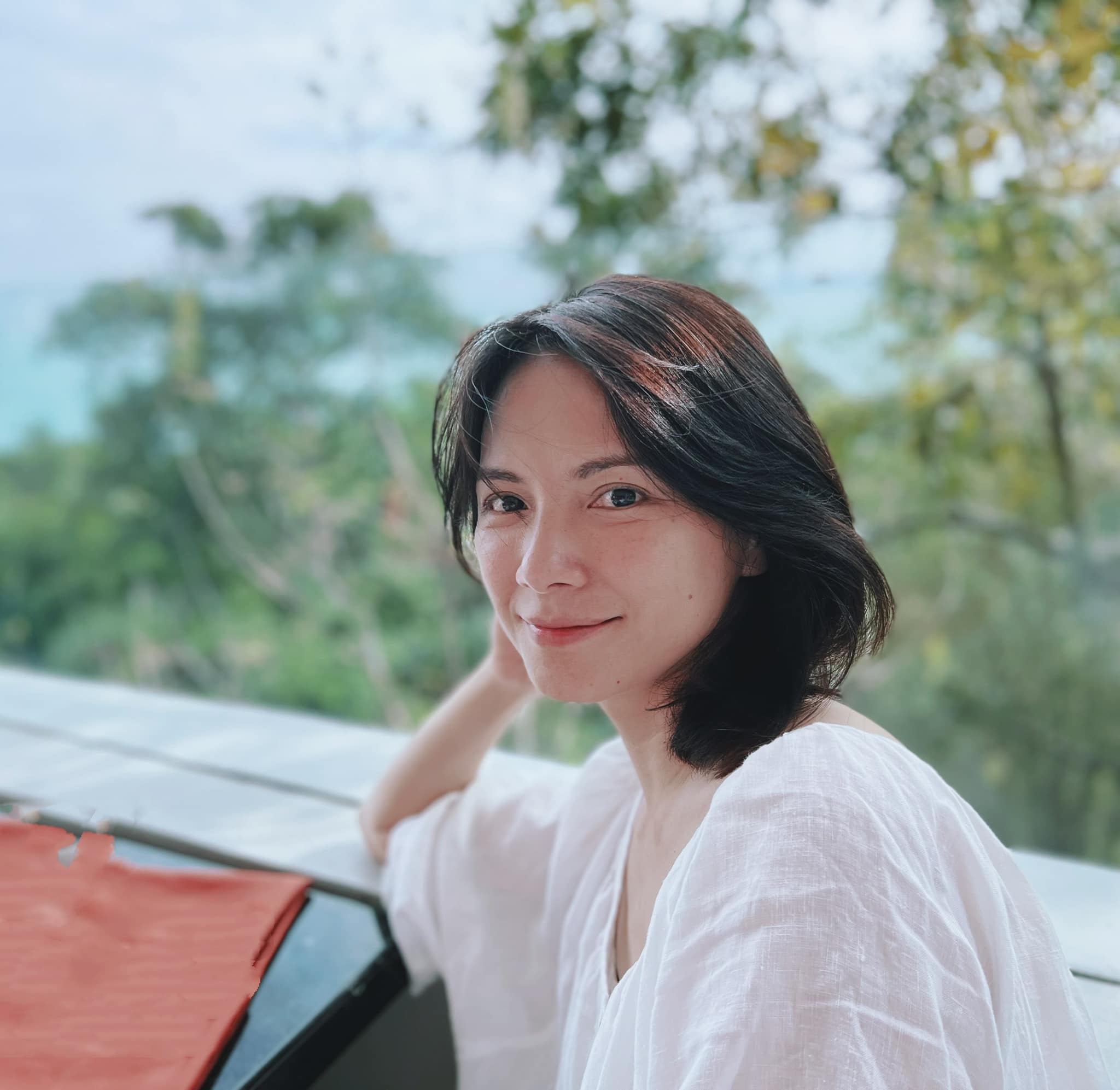 封麥20年！金馬影后「一開口惹哭鐵粉」曬國中絕美嫩照　「逆齡樣貌曝光」震撼網：30年都沒變