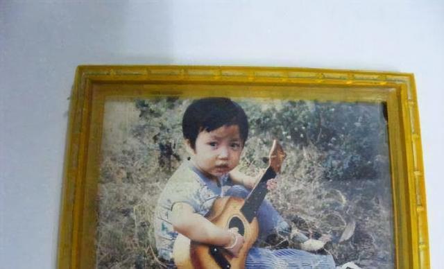 25歲成知名主持人!她「剛和丈夫結完婚」卻出車禍 最後發文「成了人生預言」父母悲慟一夜白頭