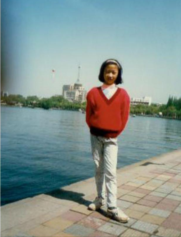 25歲成知名主持人!她「剛和丈夫結完婚」卻出車禍 最後發文「成了人生預言」父母悲慟一夜白頭