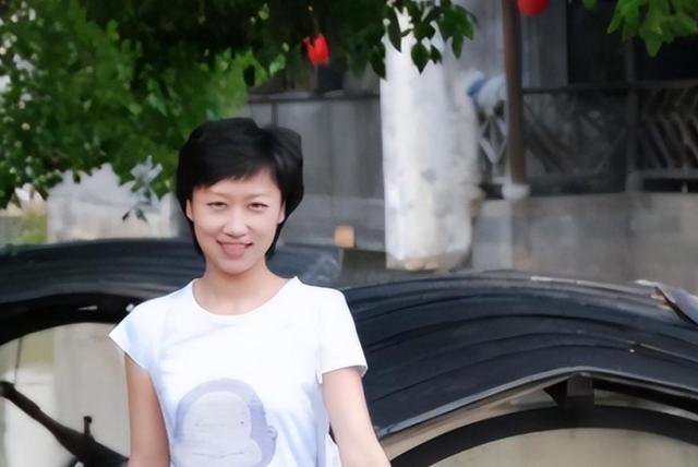 25歲成知名主持人!她「剛和丈夫結完婚」卻出車禍 最後發文「成了人生預言」父母悲慟一夜白頭