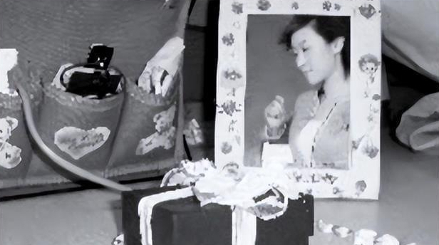 25歲成知名主持人!她「剛和丈夫結完婚」卻出車禍 最後發文「成了人生預言」父母悲慟一夜白頭