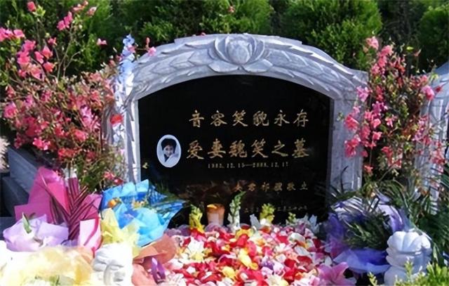 25歲成知名主持人!她「剛和丈夫結完婚」卻出車禍 最後發文「成了人生預言」父母悲慟一夜白頭