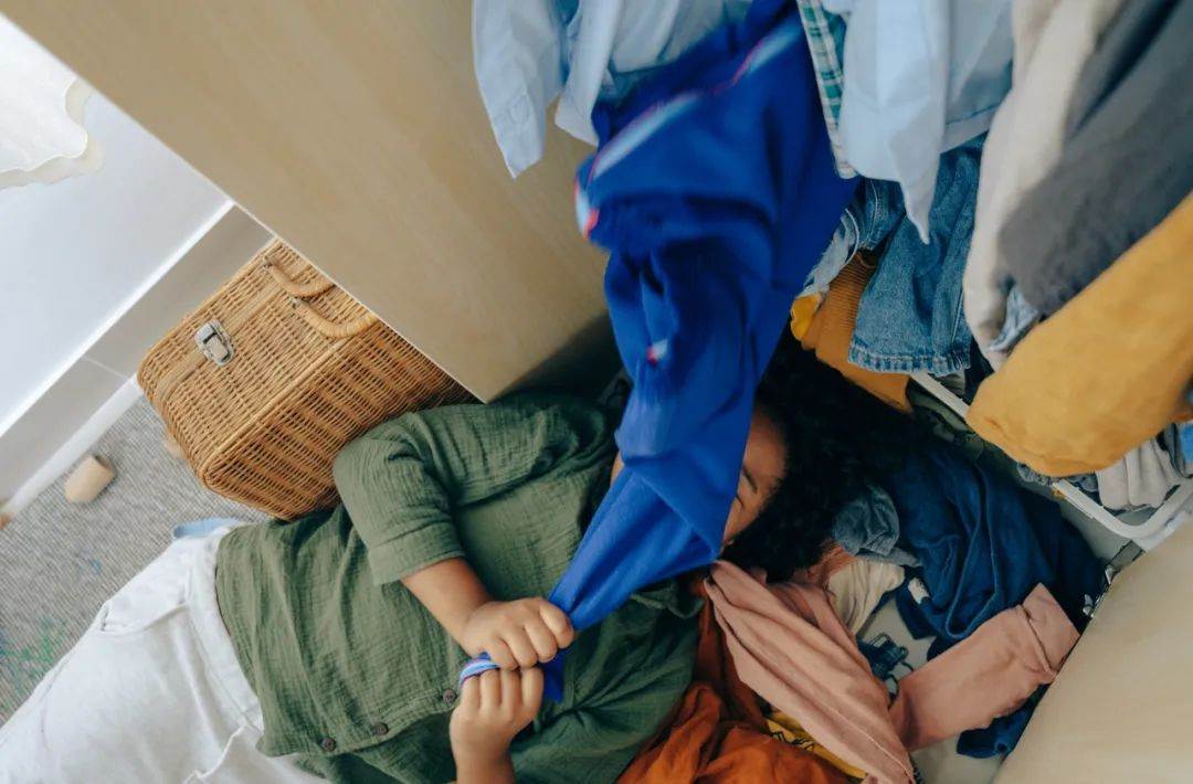 衣櫥爆炸？不捨得扔衣服的你可能正面臨這4種命運