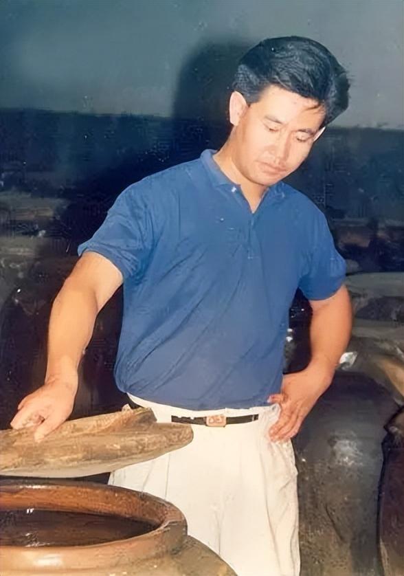 退休半年！知名主持人「默默抗癌走了」享壽61歲　臨終留下40字「妻子泣不成聲」：願有來生
