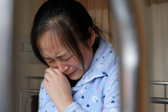 妹妹學費都她付！52歲患癌後「妹妹突然避不見面」不願借錢　反而是「弟媳主動找上門」徹底心寒了