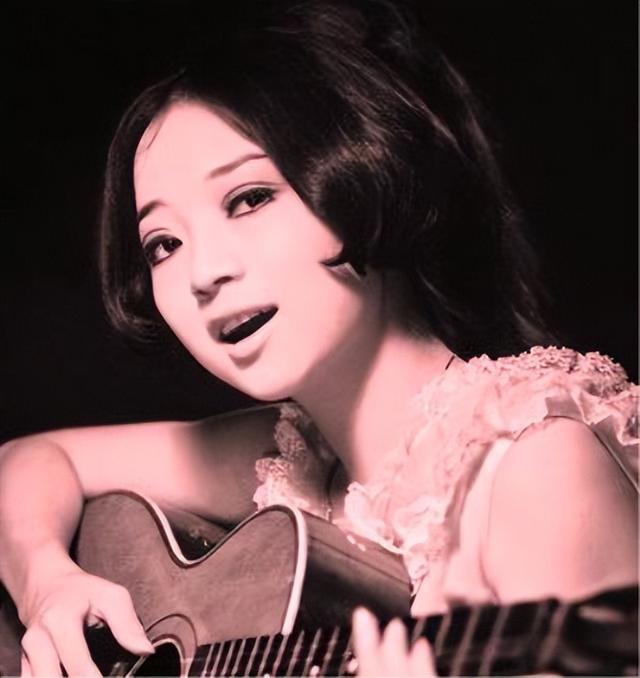 與鄧麗君齊名！洗頭妹成傳奇女星「天王見她都下跪」　秘婚藏20年「74歲樂當單身包租婆」