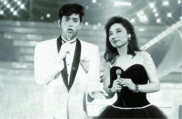 與鄧麗君齊名！洗頭妹成傳奇女星「天王見她都下跪」　秘婚藏20年「74歲樂當單身包租婆」