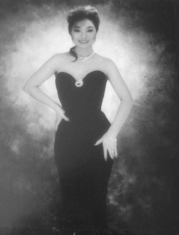與鄧麗君齊名！洗頭妹成傳奇女星「天王見她都下跪」　秘婚藏20年「74歲樂當單身包租婆」
