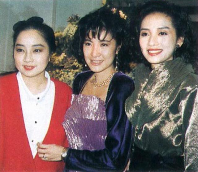 與鄧麗君齊名！洗頭妹成傳奇女星「天王見她都下跪」　秘婚藏20年「74歲樂當單身包租婆」