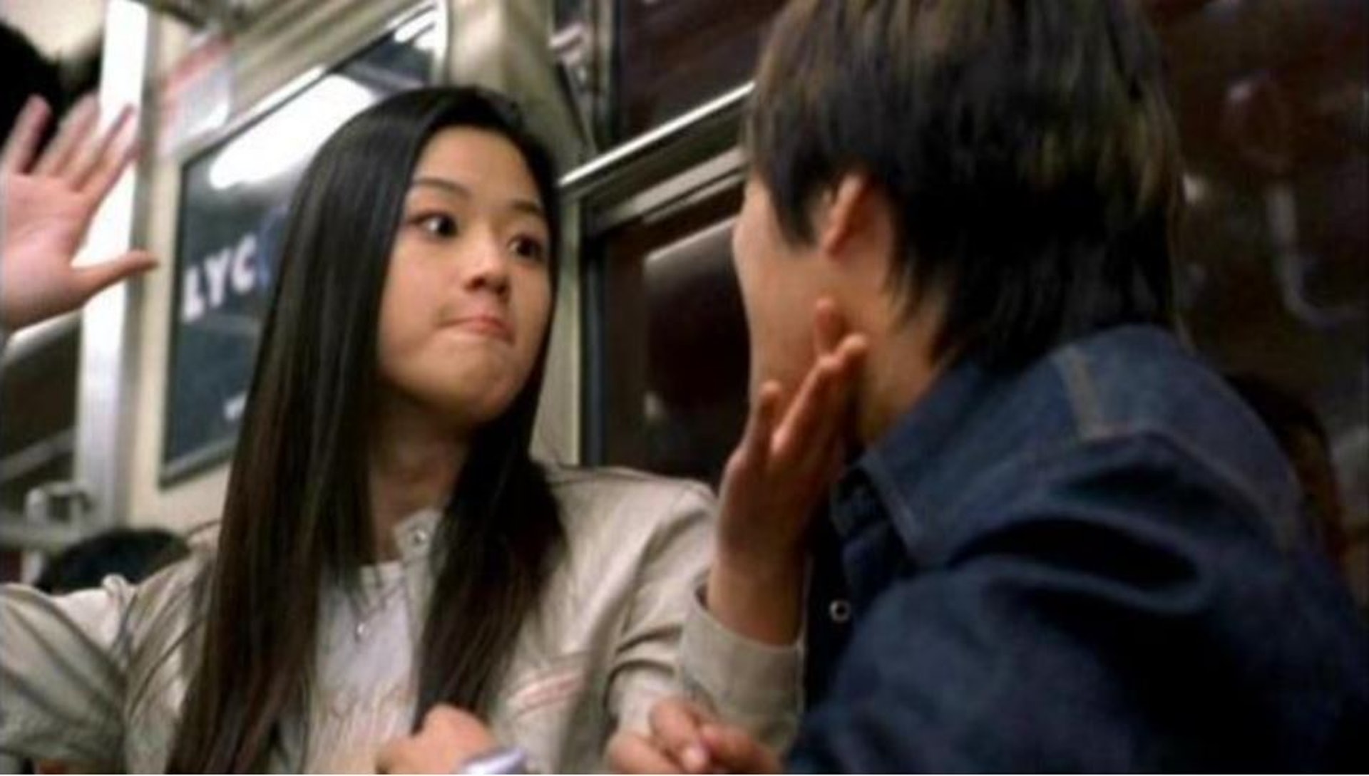 情侶激烈吵架！男友一氣之下「直接尿在女友名牌包」　被一狀告上法庭「還狡辯不是故意」判決曝光