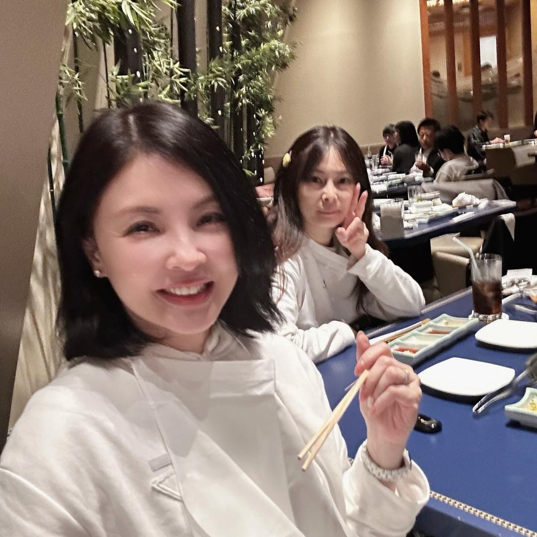 前夫聘7律師！何如芸「打離婚官司淨身出戶」妹妹開口1句話　「抵押房產相挺」窮到身無分文換她報恩