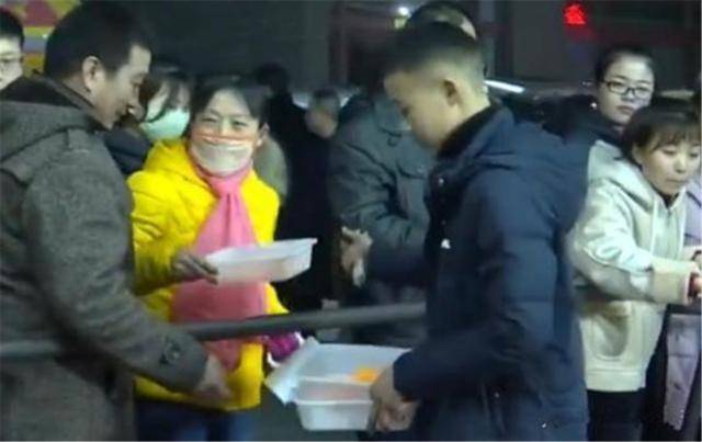 國中生擺攤8天狂賺9萬！創意遊戲讓網友驚呼：商業鬼才現身