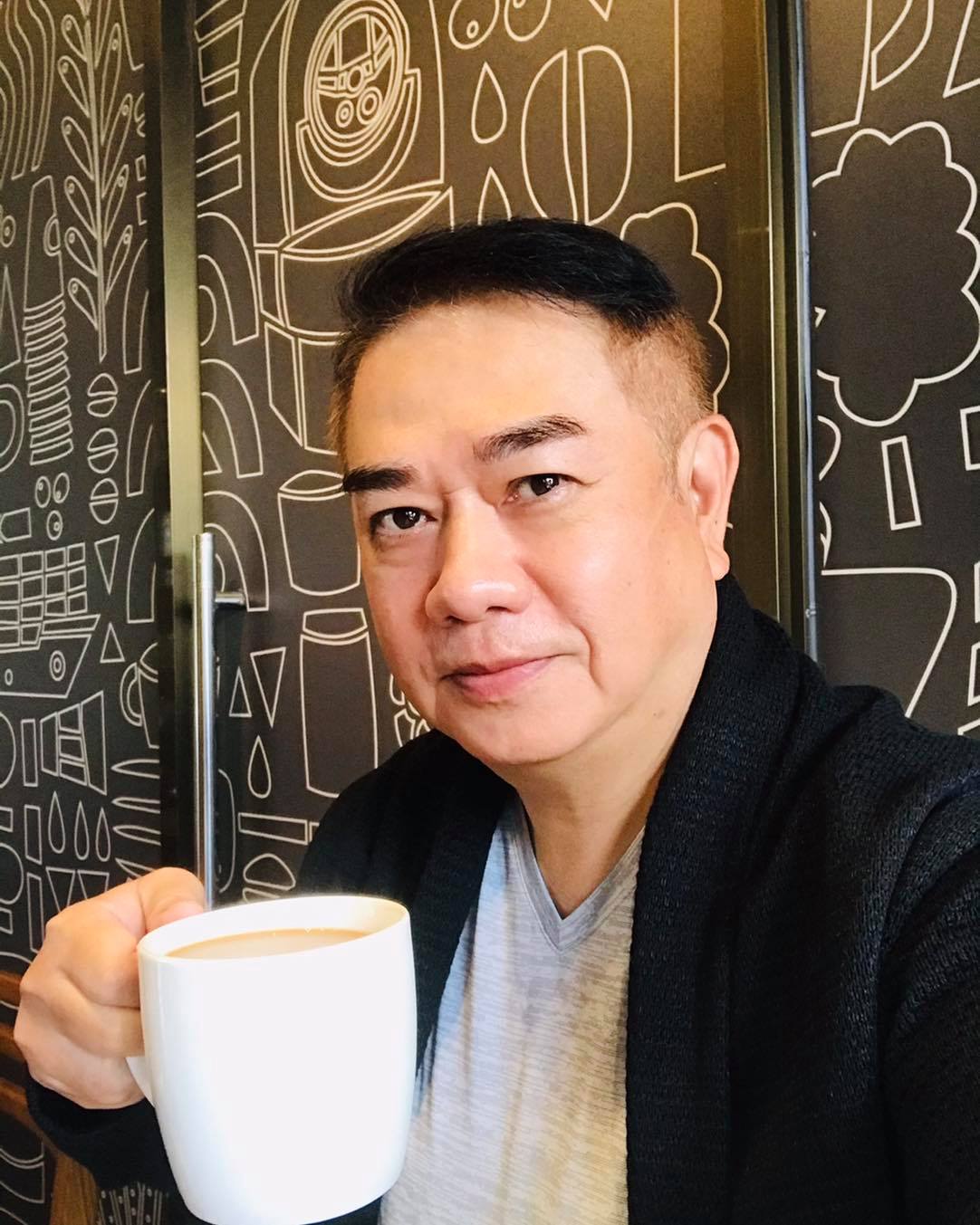 財產不留子！55歲張銘杰「不怕兩子爭家產」早安排妥當　「不求後輩顧晚年」房子只租不買：我們不是富豪