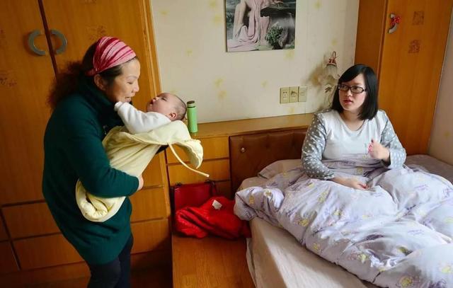婆婆過57歲生日！「兒媳故意轉帳880紅包」想偷給驚喜　「一看婆婆通訊錄」她當場落淚