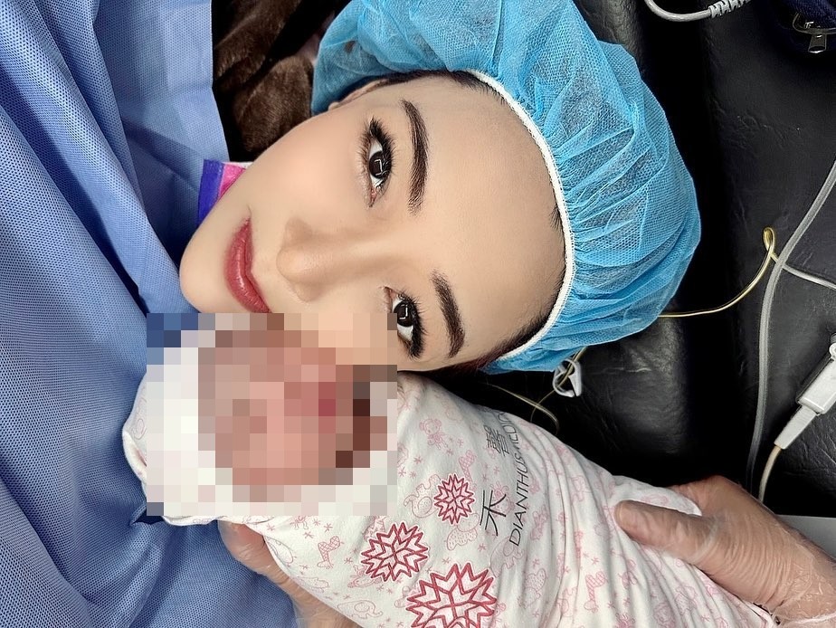 雙胞胎流掉一個！39歲女星拚兩次試管「宣布誕下女兒」　「長相神複製老公」她驚呼：怎麼又來了