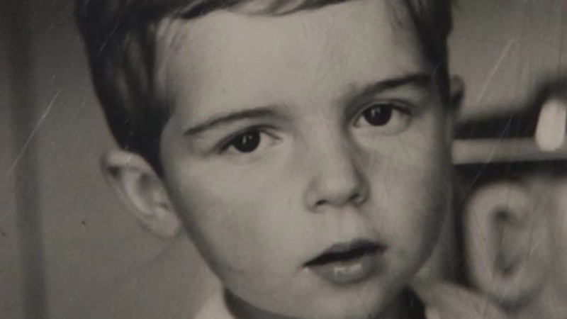 她砸230萬「整成厚嘴唇大媽」嚇壞全球！公開以前模樣「原本是挺鼻美男子」家人氣到不往來