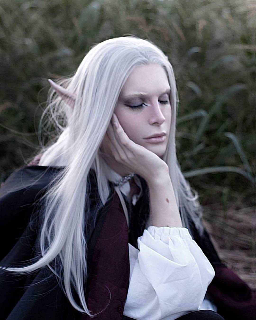 他迷上童話「把自己整成精靈」！狠砸184萬「連耳朵都變尖的」原本模樣曝光：以前就很帥了