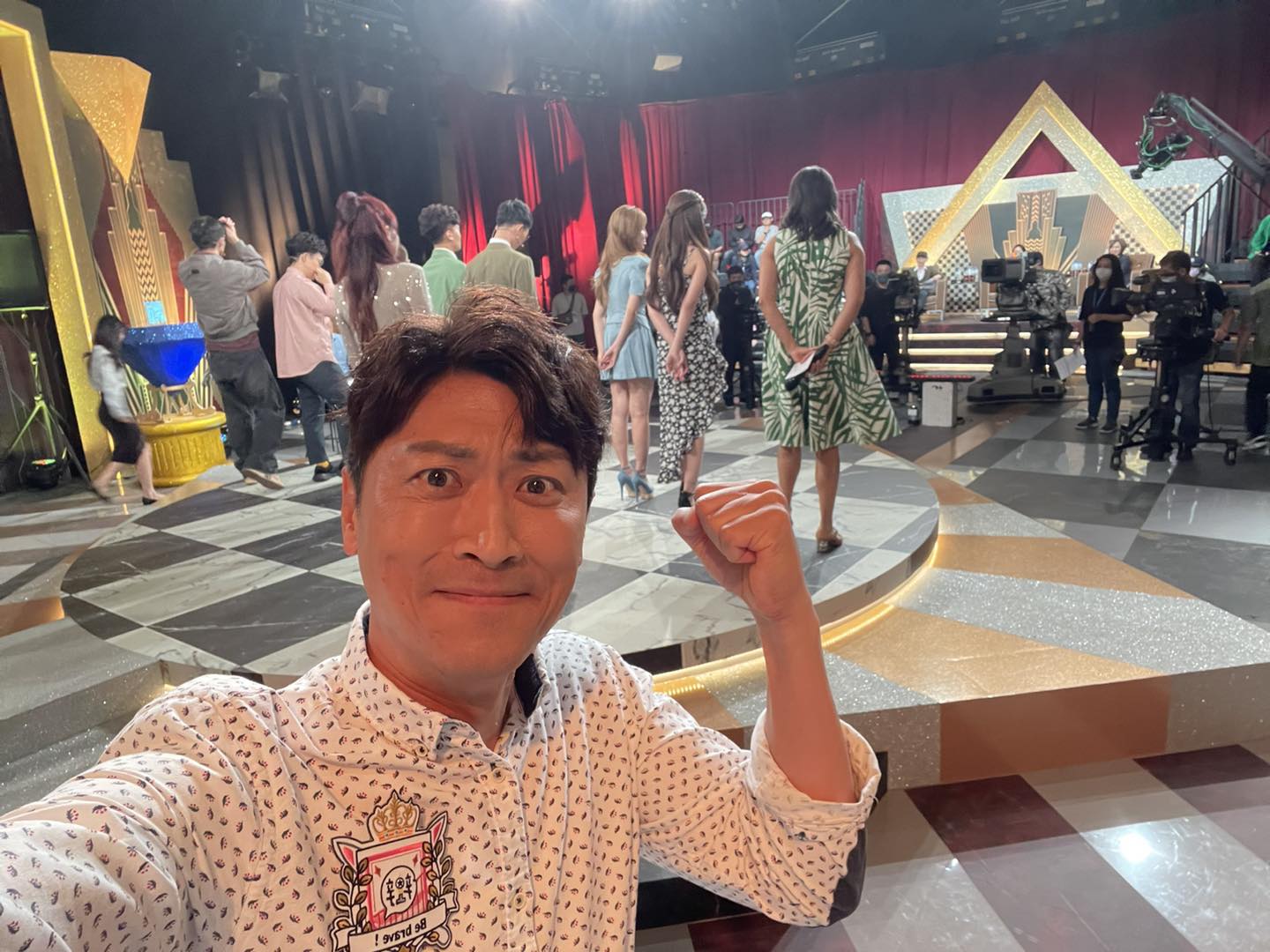 女兒赴美留學突喊卡！侯昌明自爆「200萬全放水流」　曬「女兒返台高中畢業」鬆口願意放手