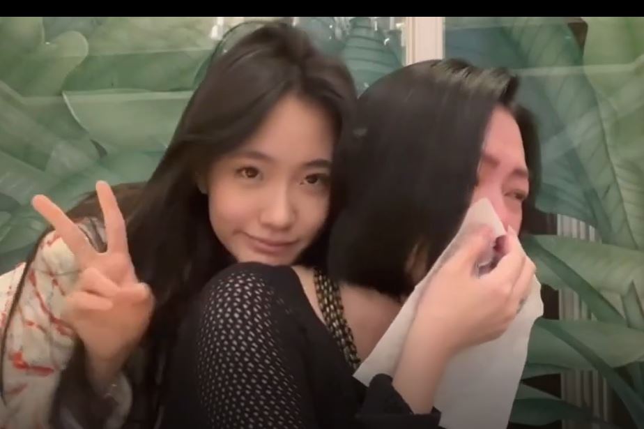 二女兒參加畢業餐會！小S零偽裝「驚喜現身」成全場焦點　母女同框美翻「感嘆如今角色對調」
