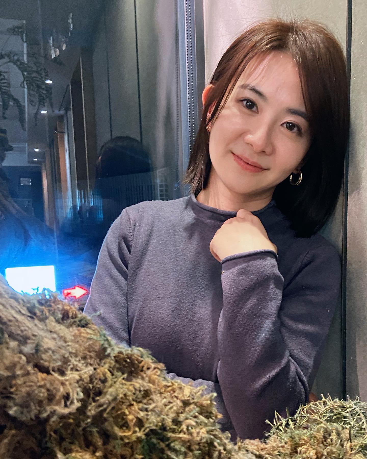 反對進演藝圈！媽媽以死相逼「台劇女星下跪痛哭」花10年證明　謝妹偷塞錢「惹人厭角色爆紅」