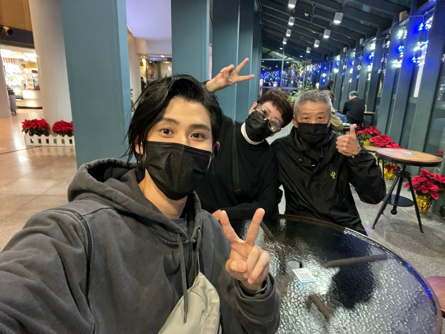 爸爸是上司9年！台劇小生宣布「我不再是員工」不續約了　只花3分鐘「為父欣慰見證」：多了一個兒子