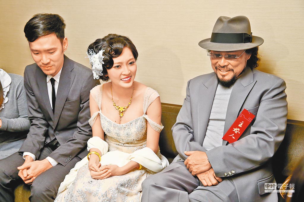 20歲嫁人生子！張菲嫩媳「曬年輕挺大肚嫩照」嘆青春全沒了　10年後「甜蜜多了四倍」開心喊：一切都值得