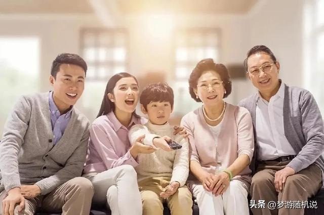 兒子媳婦一直很孝順！80歲老伴摔倒「靠插管維生」媳婦堅持救　有天聽到她講電話「隔天我拔了老伴呼吸器」
