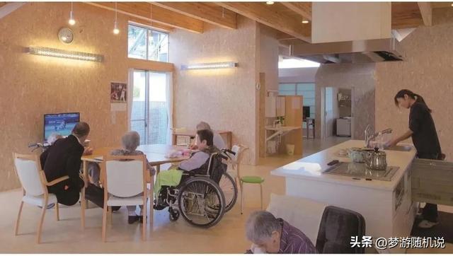 兒子媳婦一直很孝順！80歲老伴摔倒「靠插管維生」媳婦堅持救　有天聽到她講電話「隔天我拔了老伴呼吸器」