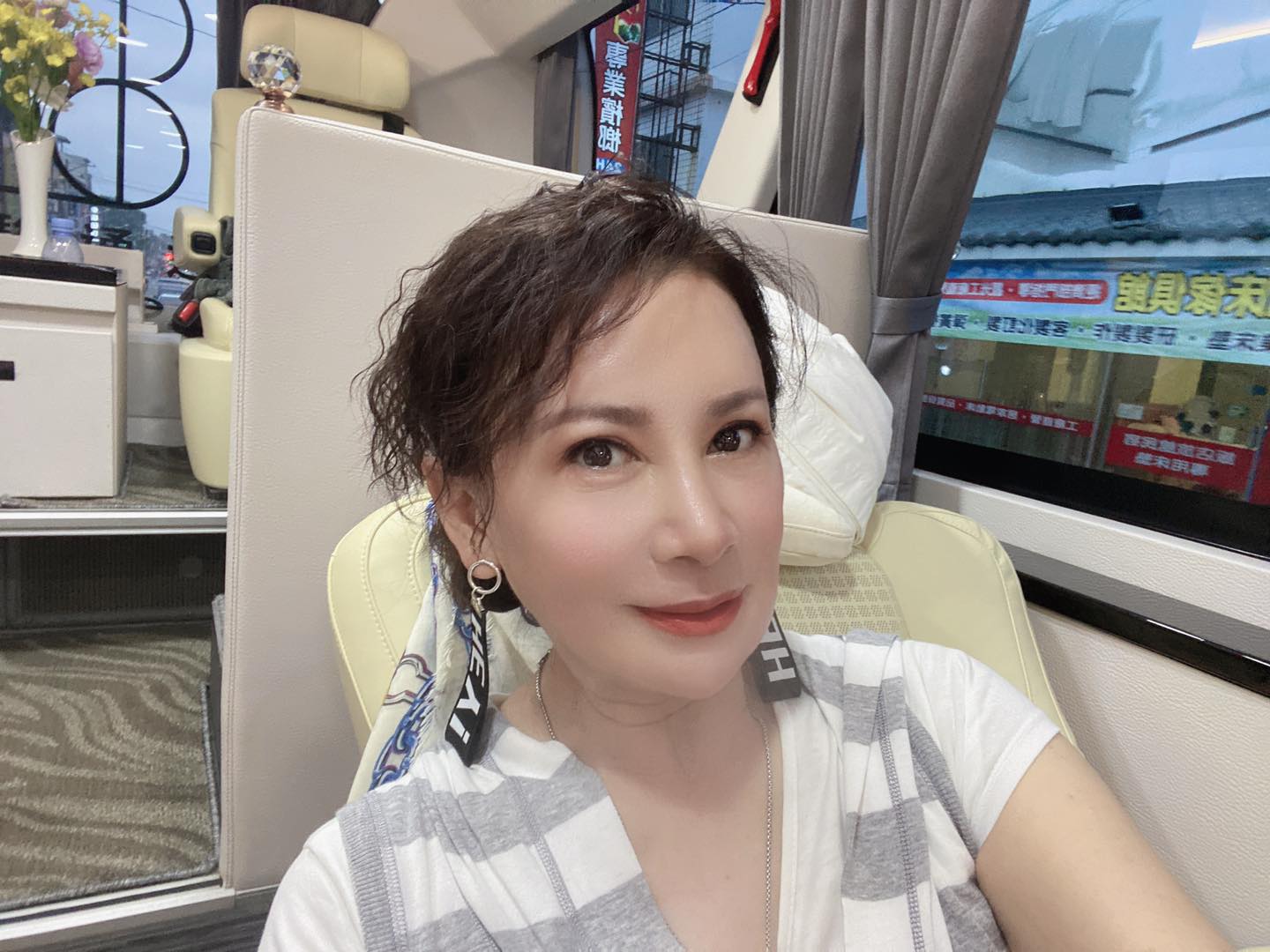 獲頒傑出校友獎！陳亞蘭回台師大「一上台見熟悉身影」情緒當場潰堤　連經紀人也被瞞住「當場脫稿演出」