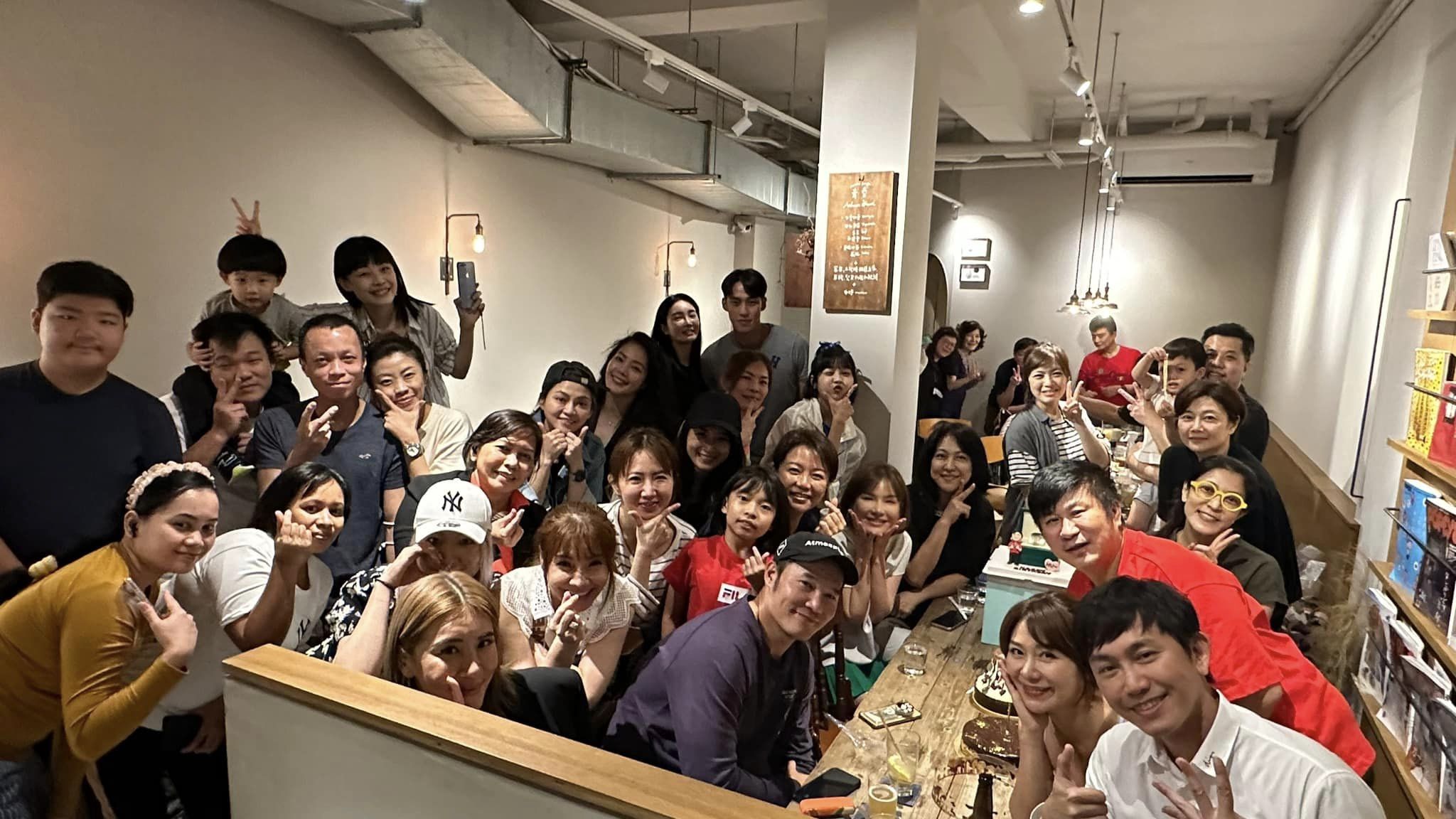 提攜無數後輩！胡瓜慶64歲大壽「演藝圈子弟兵全到場」震撼畫面曝　「生日蛋糕一端出」小巧思驚呆眾人