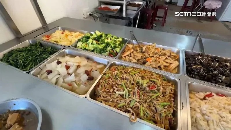1年喪子又喪夫！屏東嬤開素食店「1百塊自助餐吃到飽」超佛　不擔心賠錢「曝背後初衷」：都是為了祂們